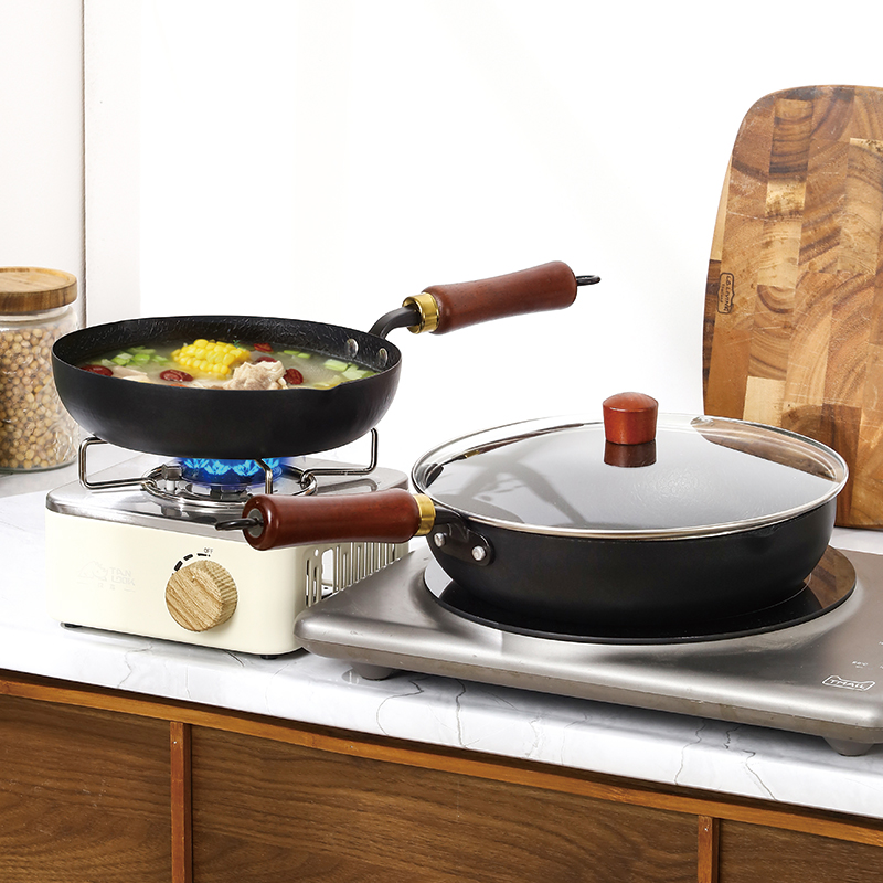 裂纹平底煎炒锅